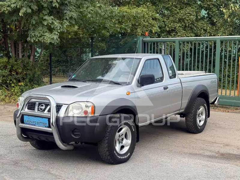2002 Nissan Navara