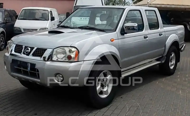 2002 Nissan Navara