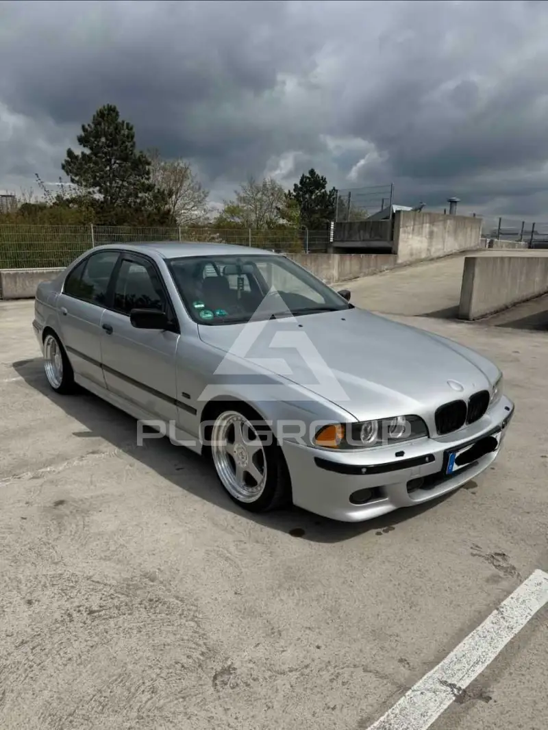 2002 BMW 525