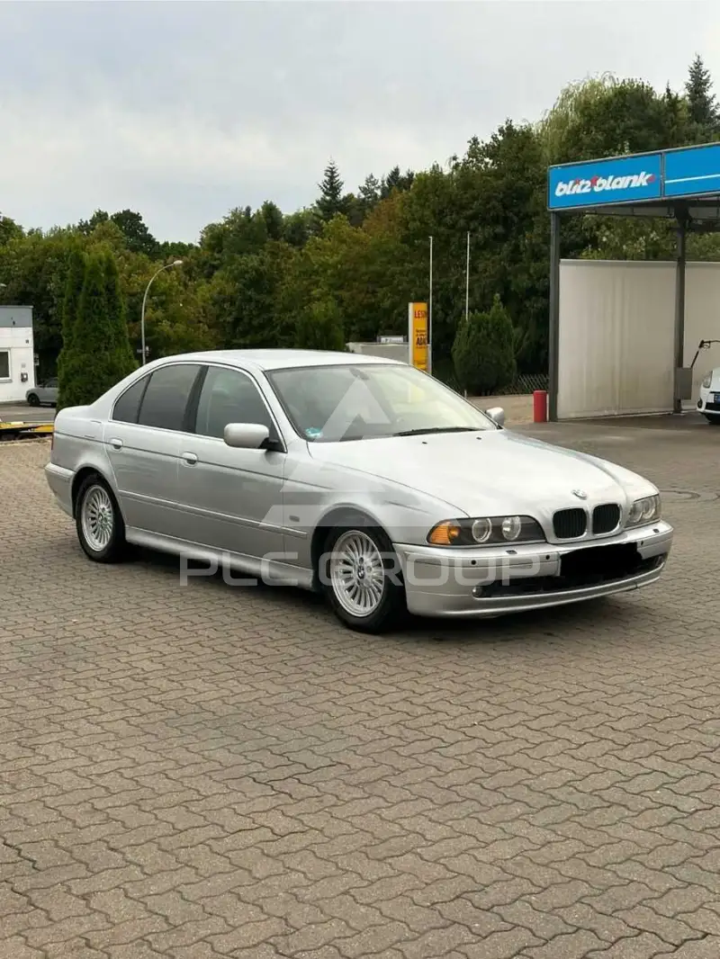 2002 BMW 525