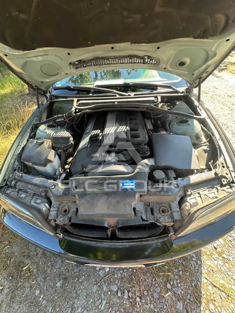2002 BMW 320