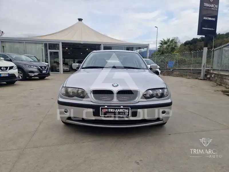 2002 BMW 320