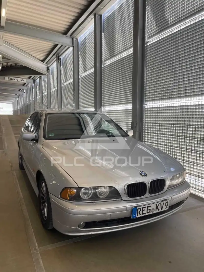 2002 BMW 520
