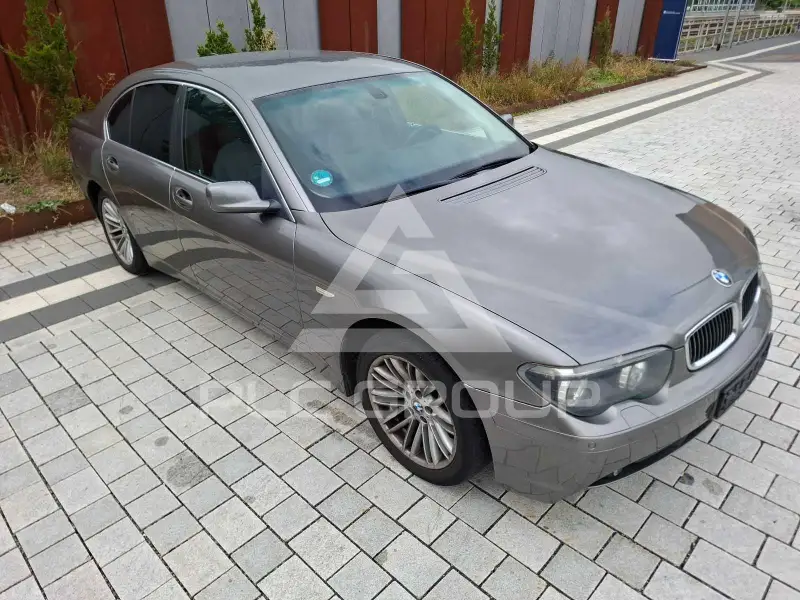 2002 BMW 735
