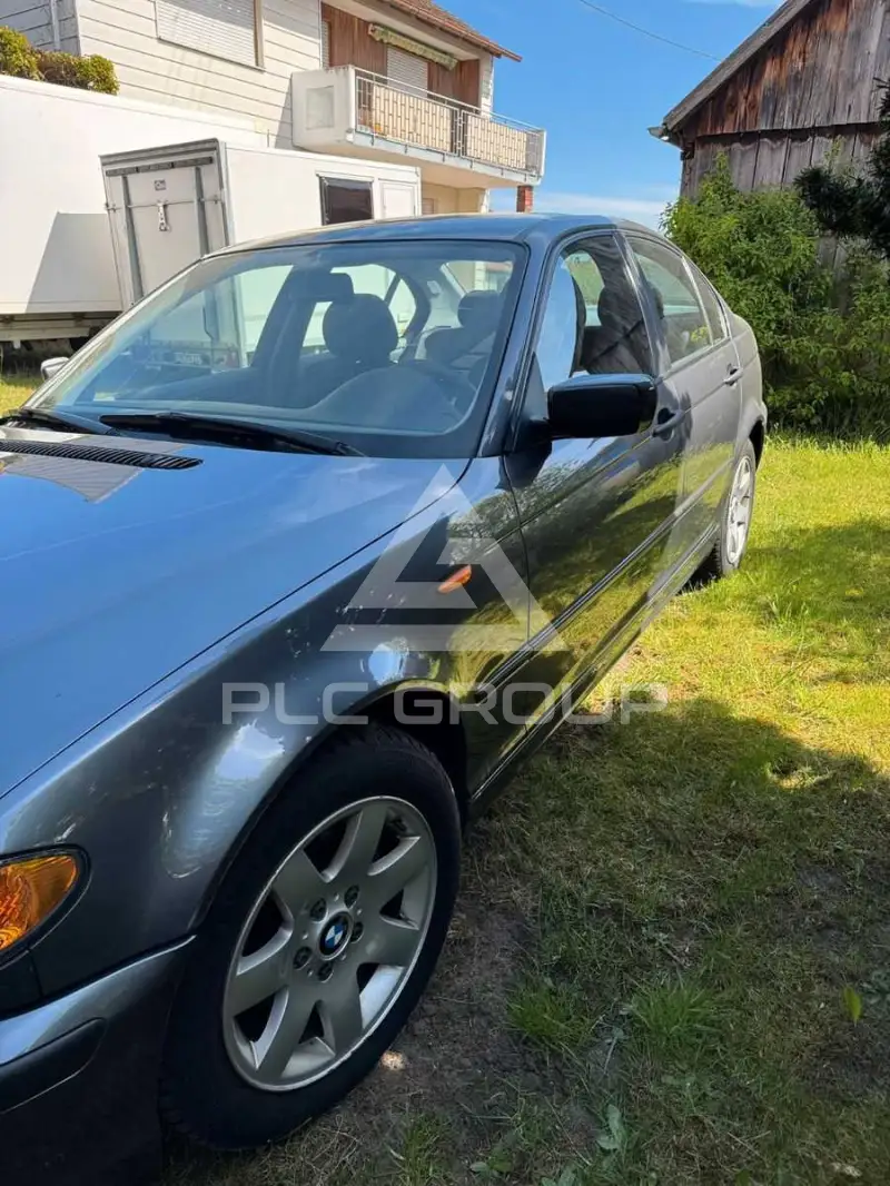 2002 BMW 318