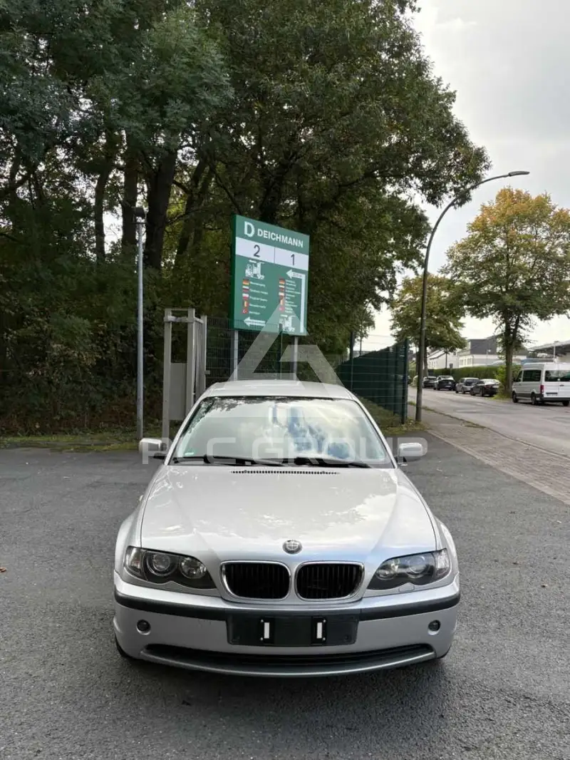 2002 BMW 318