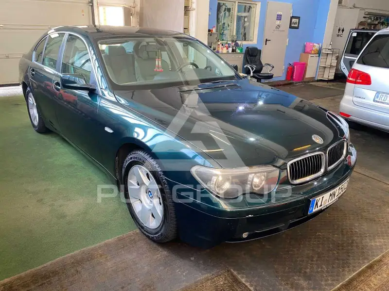 2002 BMW 745