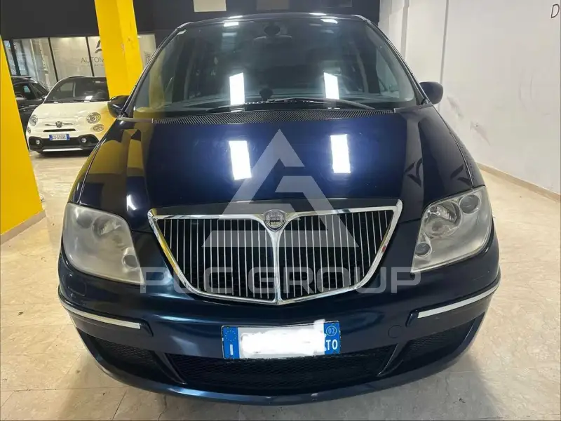 2002 Lancia Phedra