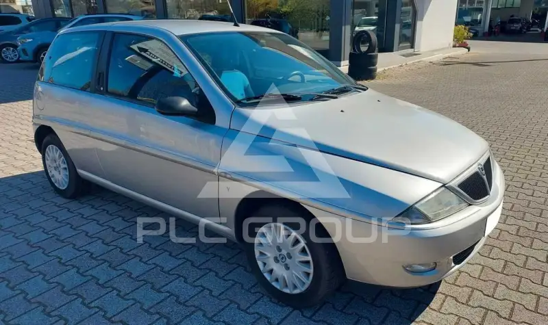 2002 Lancia 