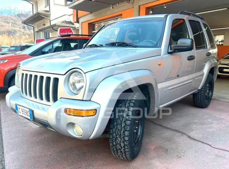 2002 Jeep CHEROKEE