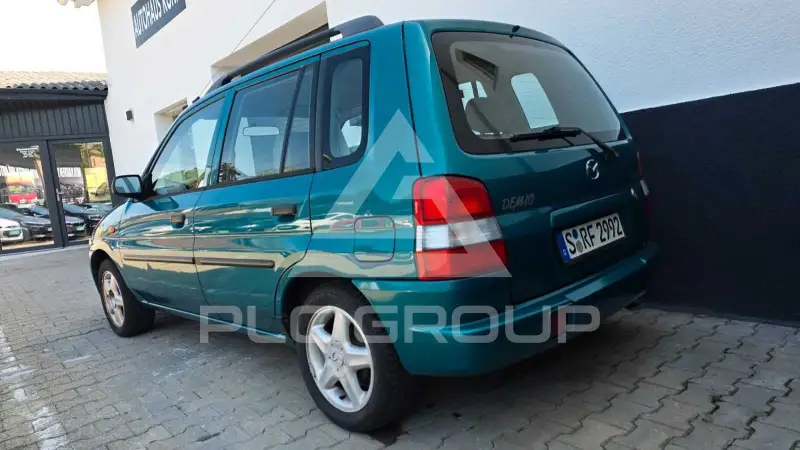 2002 Mazda Demio