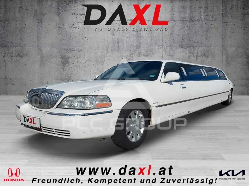 2002 Lincoln Town