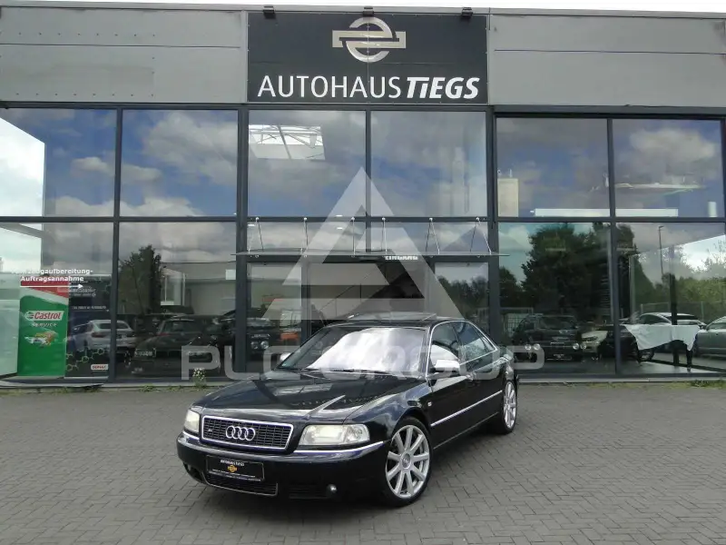 2002 Audi S8