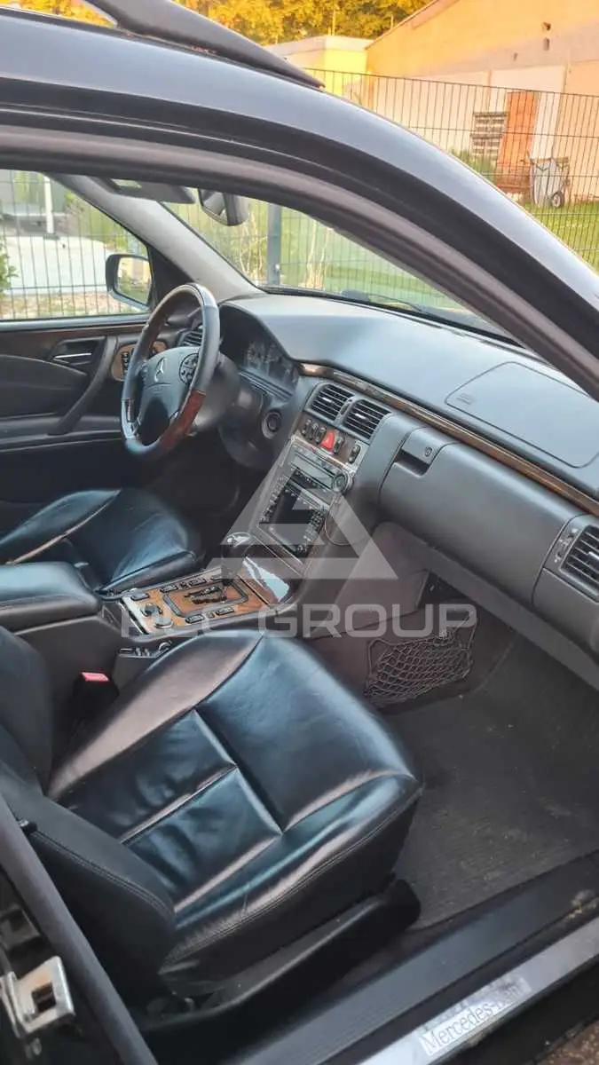 2002 Mercedes Benz E 320