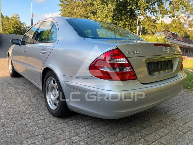 2002 Mercedes Benz E 200