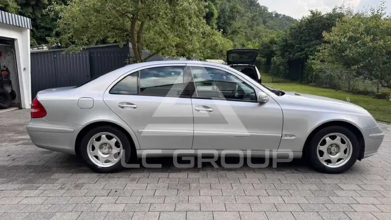 2002 Mercedes Benz E 200