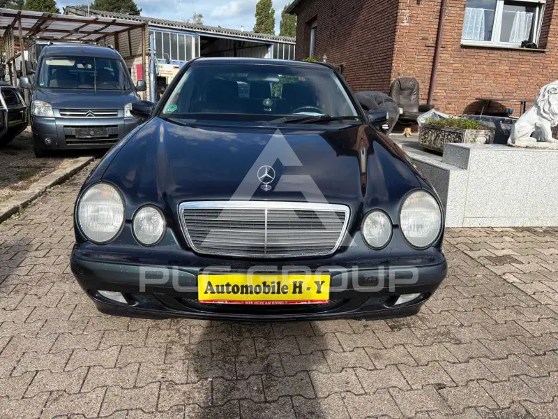 2002 Mercedes Benz E 200