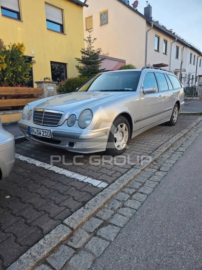 2002 Mercedes Benz E 200