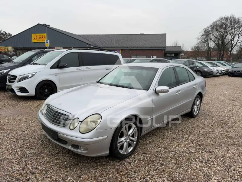 2002 Mercedes Benz E 220