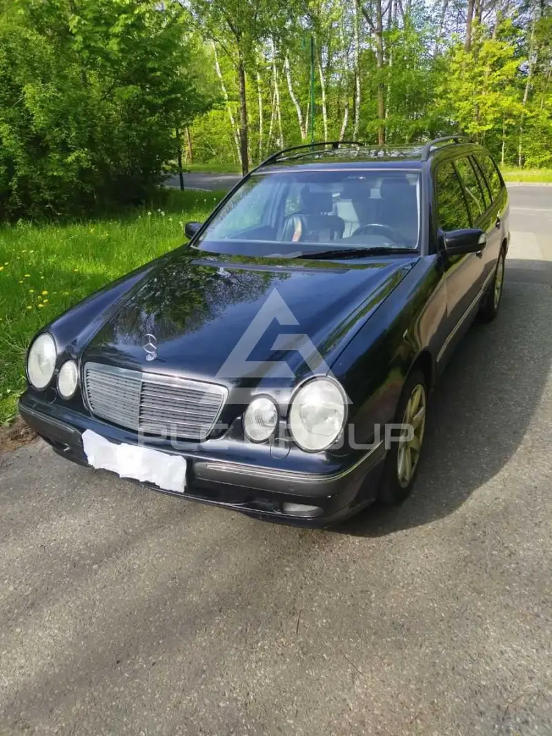 2002 Mercedes Benz E 220