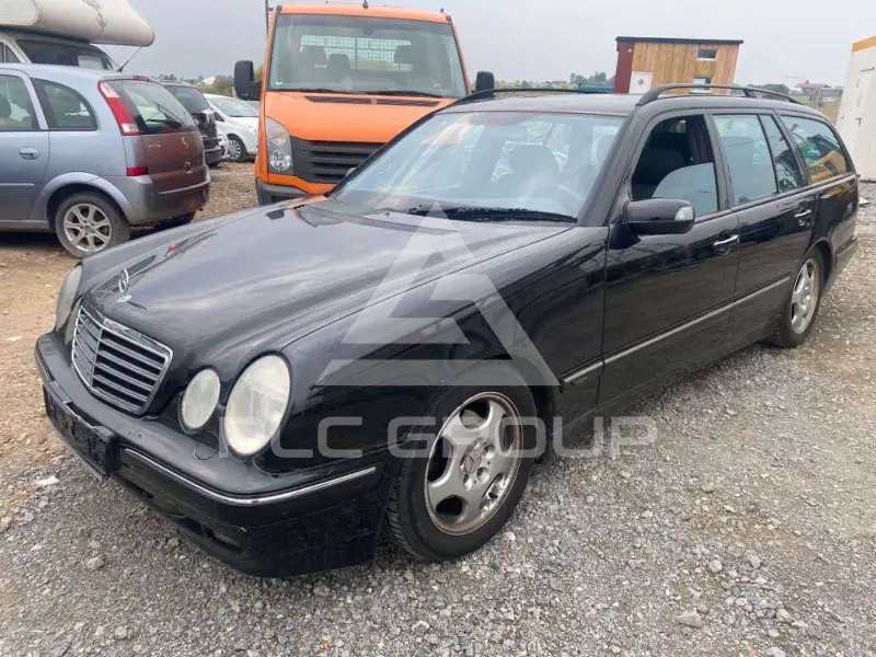 2002 Mercedes Benz E 220
