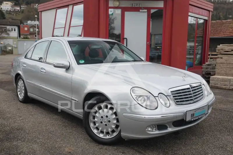 2002 Mercedes Benz E 220