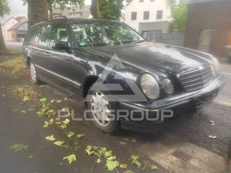 2002 Mercedes Benz E 270