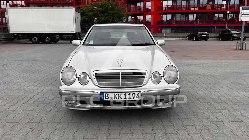 2002 Mercedes Benz E 270