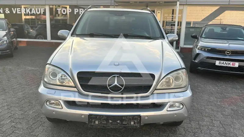 2002 Mercedes Benz ML 270