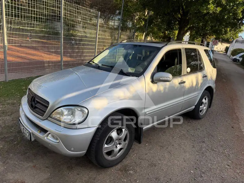 2002 Mercedes Benz ML 270