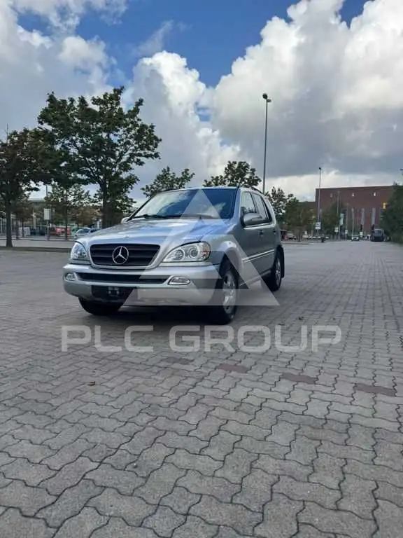 2002 Mercedes Benz ML 270