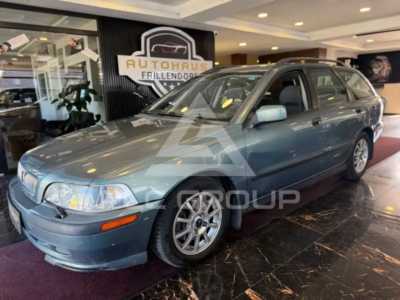 2002 Volvo V40