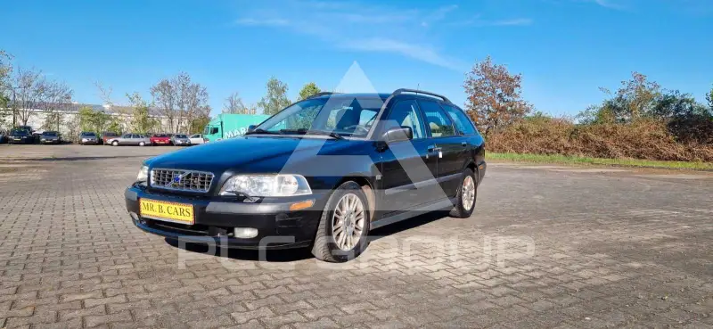 2002 Volvo V40