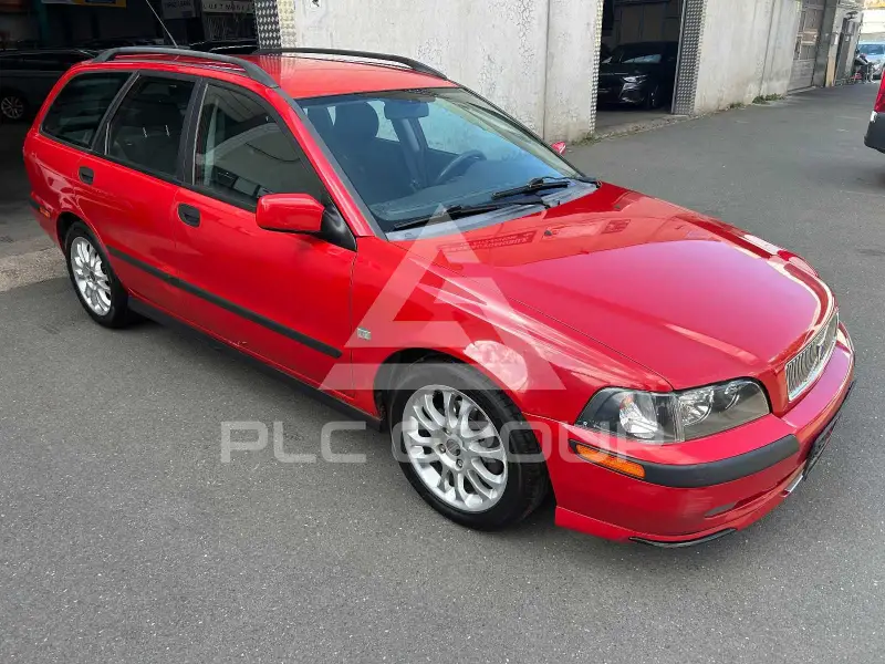 2002 Volvo V40