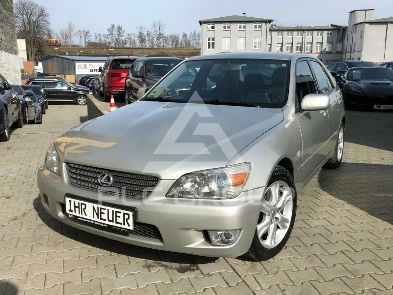 2002 Lexus IS200