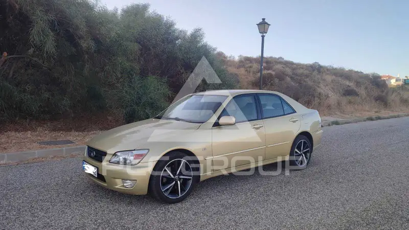 2002 Lexus IS200