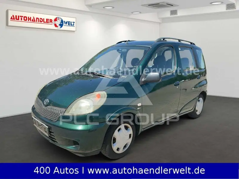 2002 Toyota YARIS