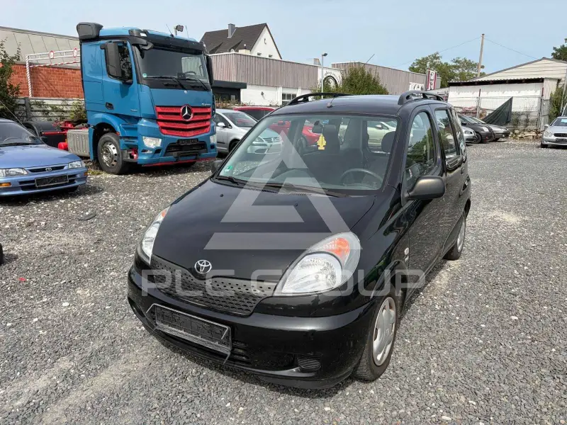2002 Toyota YARIS