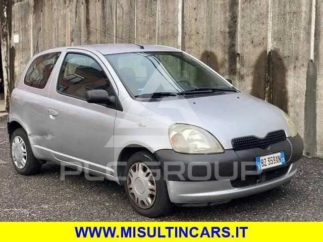 2002 Toyota YARIS