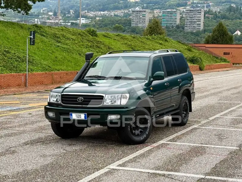 2002 Toyota LAND CRUISER