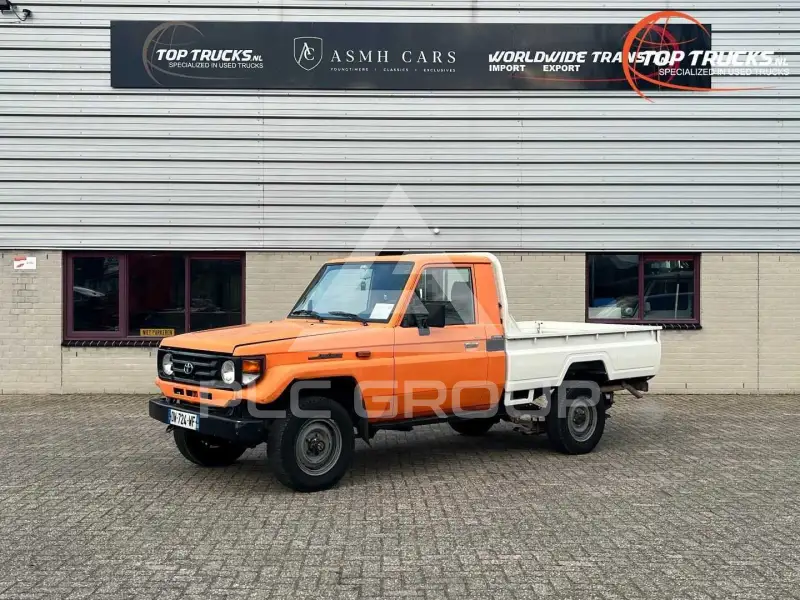 2002 Toyota LAND CRUISER