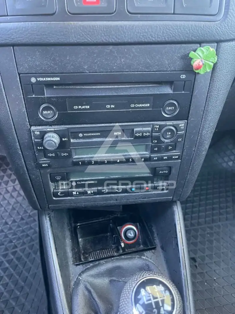 2002 Volkswagen GOLF