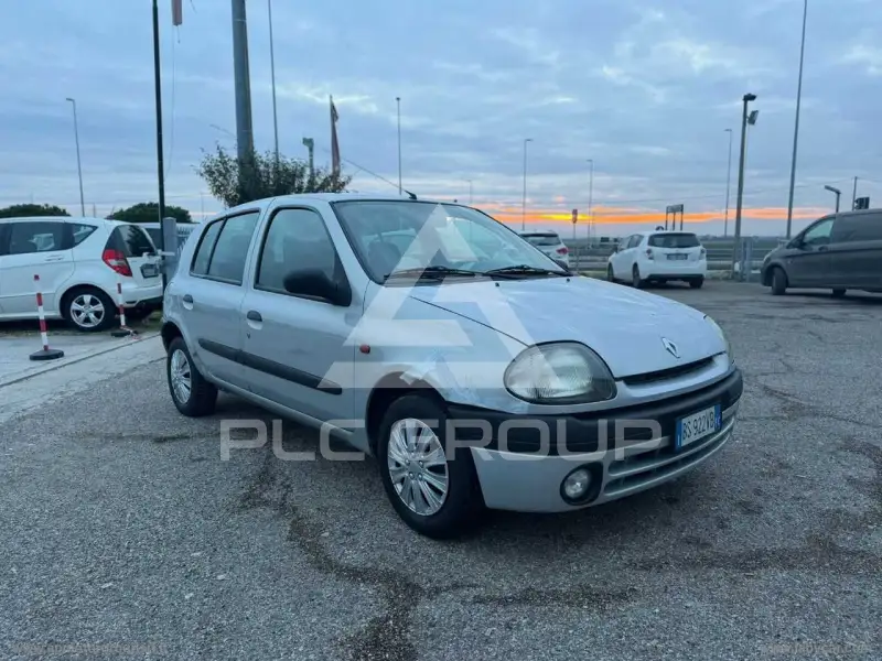 2002 Renault Clio