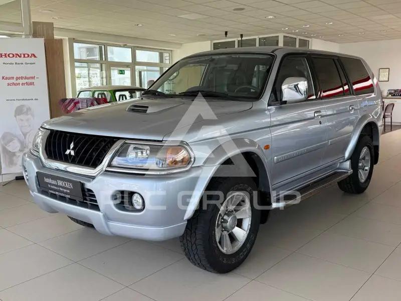 2003 Mitsubishi PAJARO