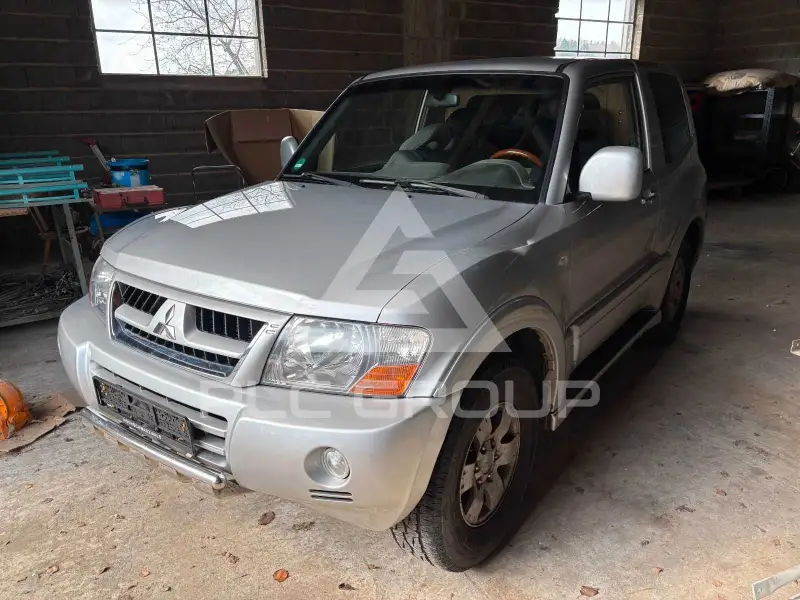 2003 Mitsubishi PAJARO