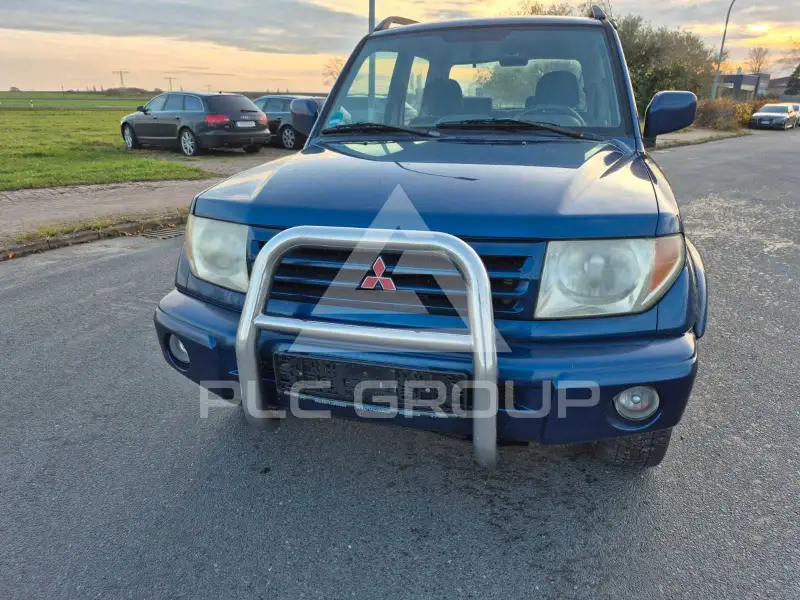 2003 Mitsubishi PAJARO
