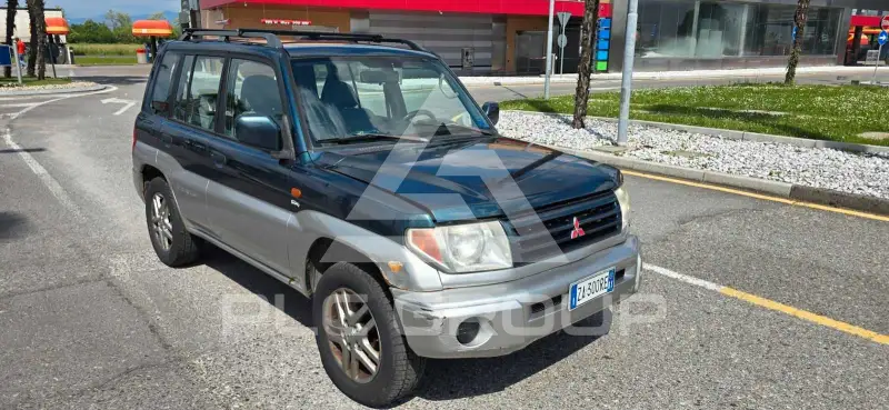 2003 Mitsubishi PAJARO