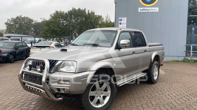 2003 Mitsubishi L200