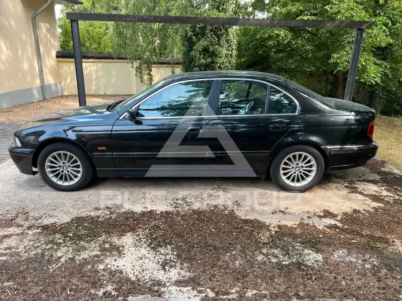 2003 BMW 530
