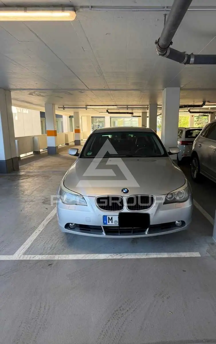 2003 BMW 530